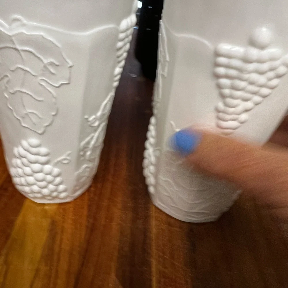 Vintage Milk Glass Grape Vine Tumblers – Set of 4